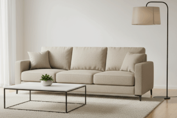 Dimension canapé 3 places : vue d'un canapé beige dans un salon moderne avec des cotes de largeur, profondeur, hauteur d'assise et espace de circulation.